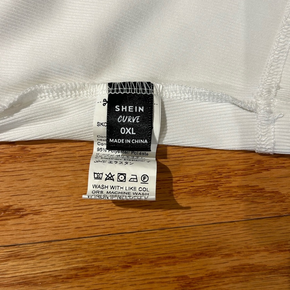 White Sleeveless Women's Top - Picture 6 of 6